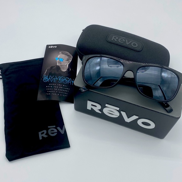 Rēvo Lukee Black Woodgrain w/Graphite Polarized Lenses